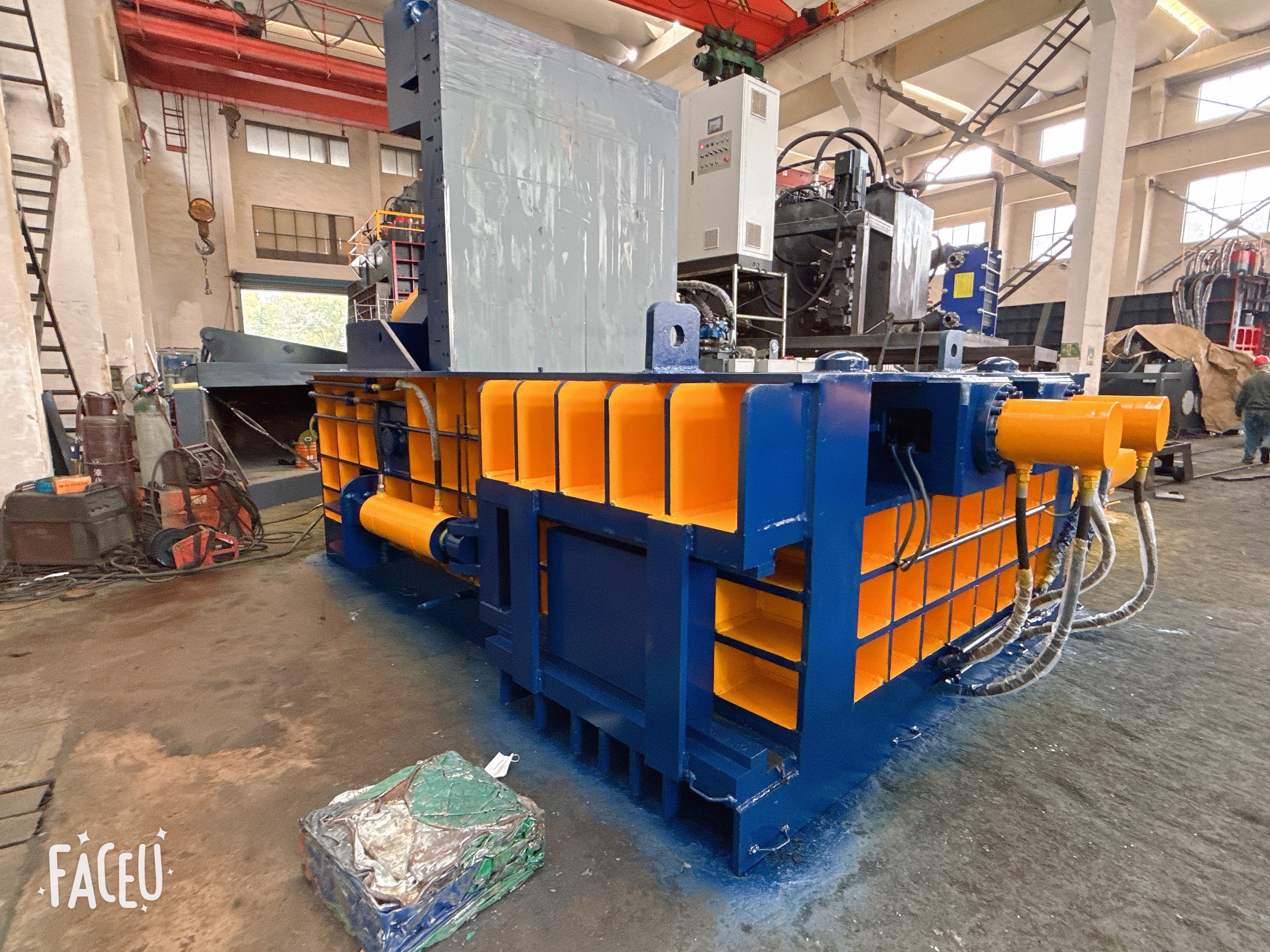 Últimos blogs da empresa sobre How to Improve Scrap Metal Baler Output When Processing High Volumes of Steel Scrap